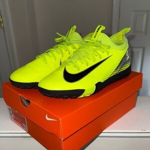 NIKE JUNIOR ZOOM MERCURIAL VAPOR 10 ACADEMY TF TURF SOCCER CLEATS - VOLT/BLACK